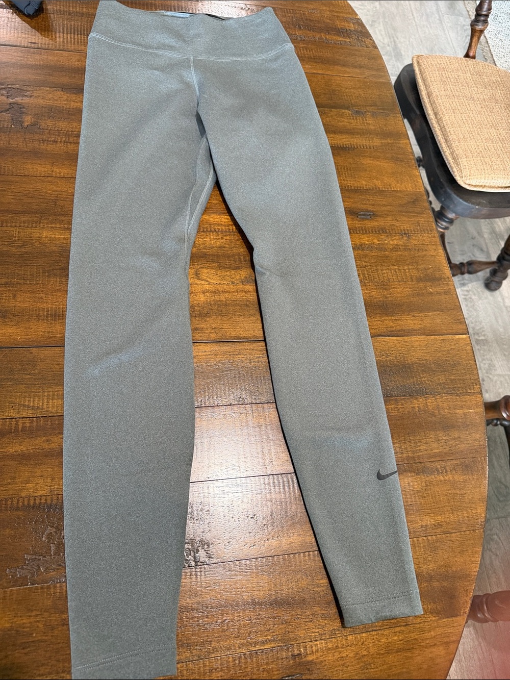 Nike Women’s Heather Gray Performance Leggings